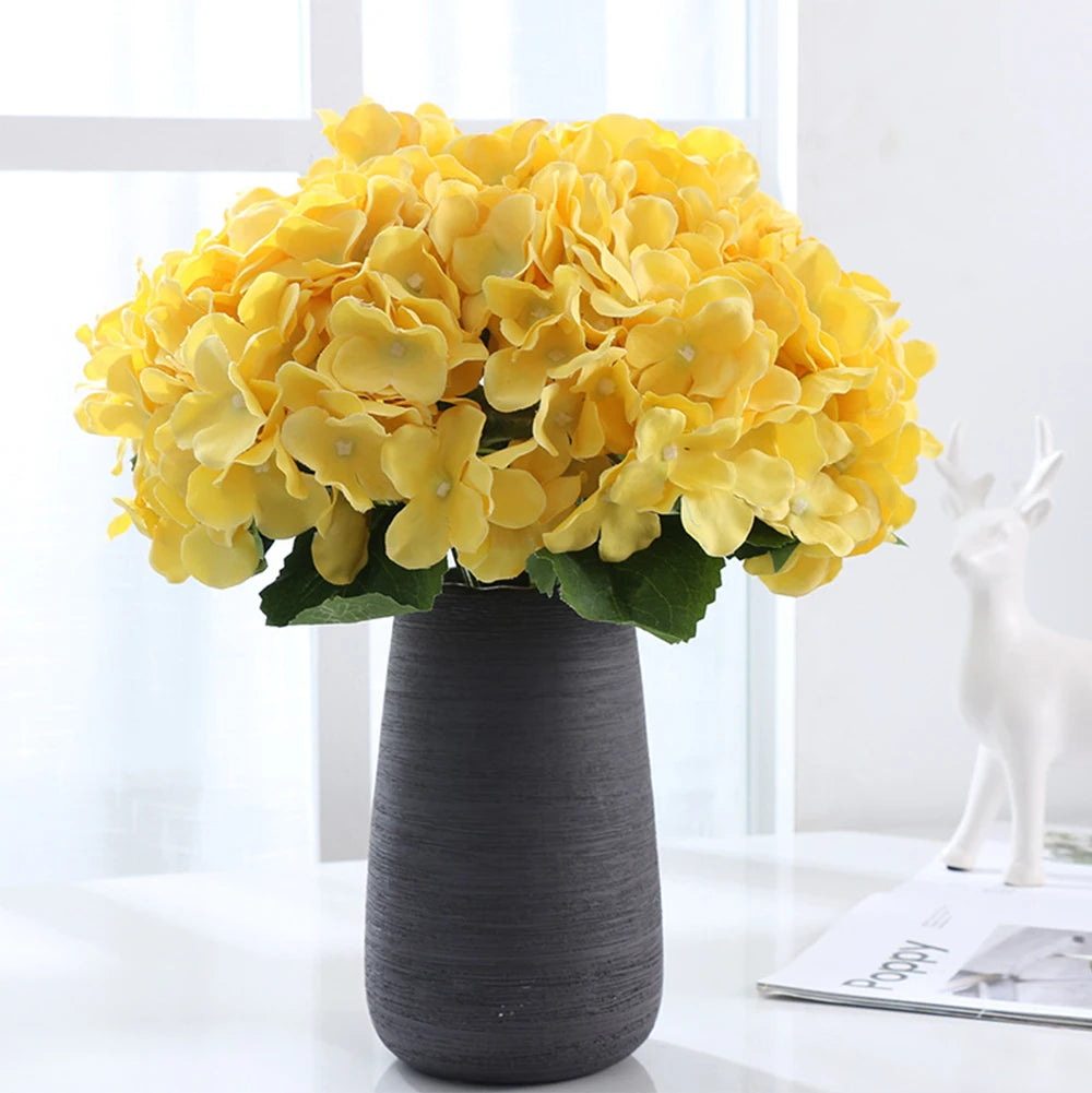 Bouquet d'hortensias synthétiques jaunes