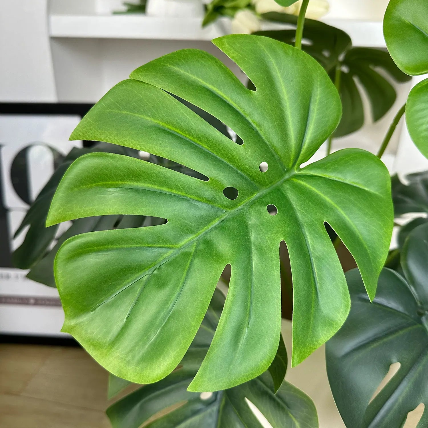 Feuille de plante artificielle monstera